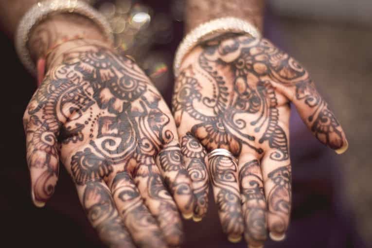 tatuaggi henné: ecco perché per eliminarli non è necessario ricorrere alla rimozione tatuaggi. Scopri tutti i vantaggi dei tatuaggi ad henné