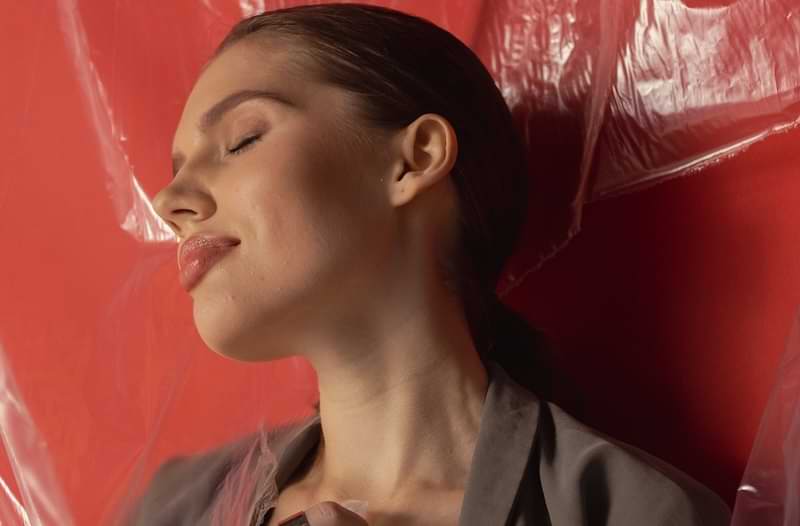 Depilazione delle basette con la ceretta. | Laser Milano