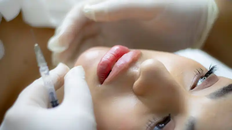 donna che si sottopone ad un trattamento estetico | Laser Milano