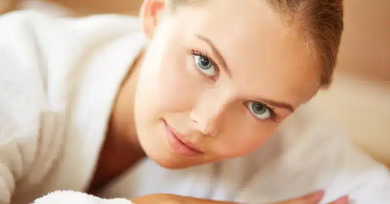 Primo piano di viso di donna rilassato | Laser Milano