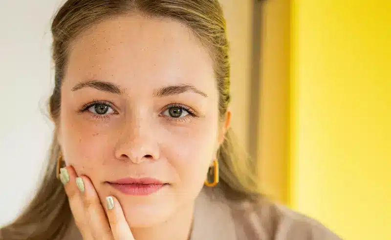 Donna giovane e senza rughe evidenti | LaserMilano