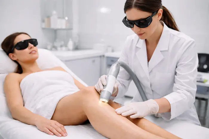 Trattamento laser medicale per epilazione in ambiente clinico | Laser Milano